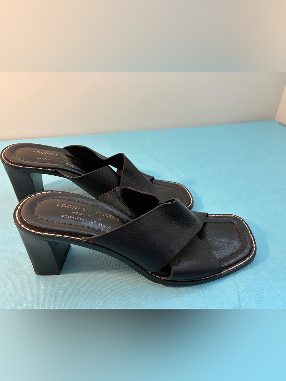 Donald Pliner Italy Black Leather Cross-Band Sandals - Size 8.5